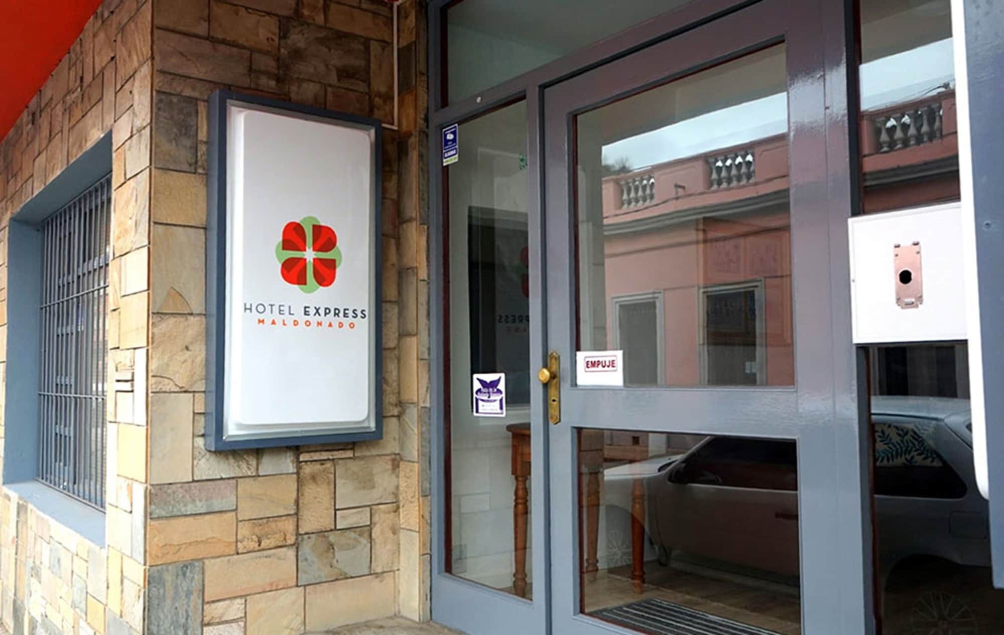 Hotel Express 말도나도 외부 사진